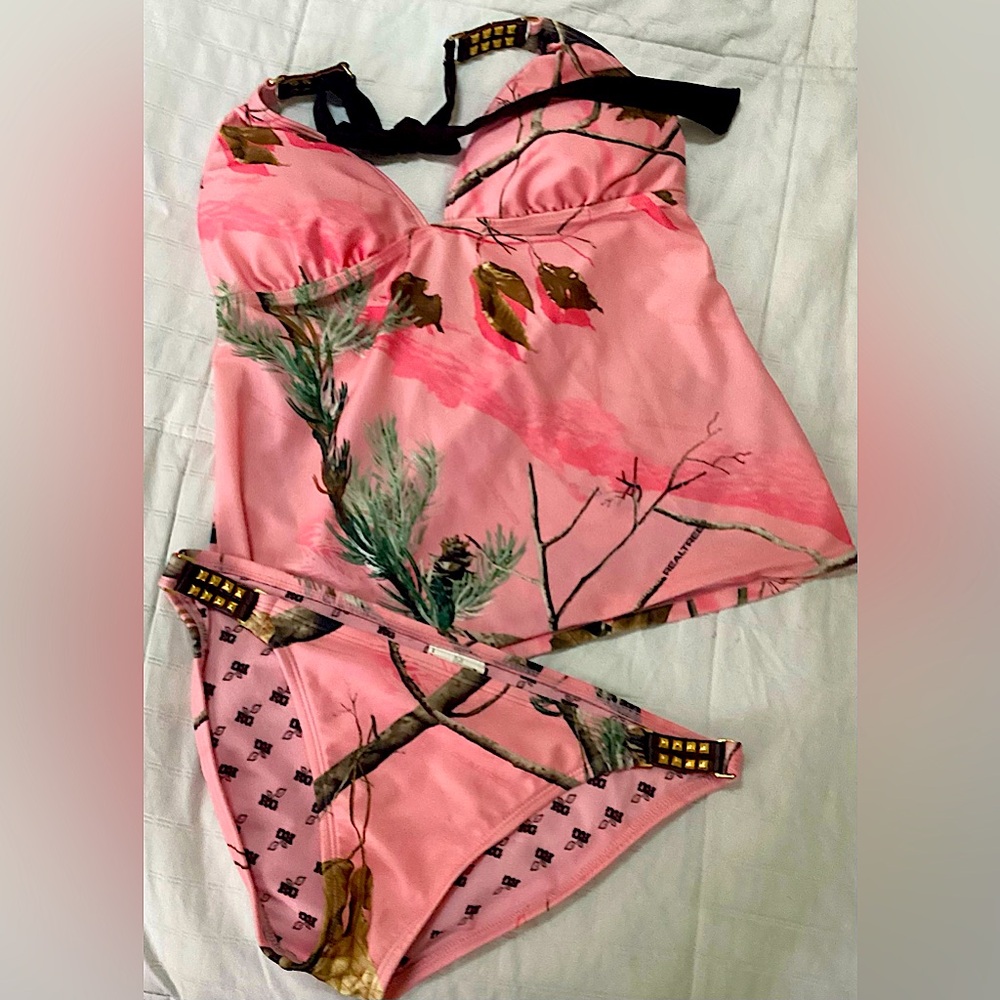 Never worn woman’s Real Tree 2 piece bathing suit size large